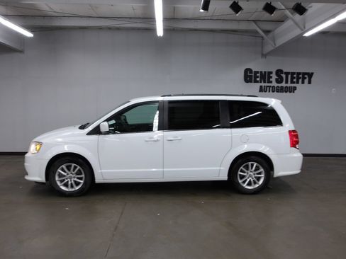 Used 2019 Dodge Grand Caravan SXT FWD image 8