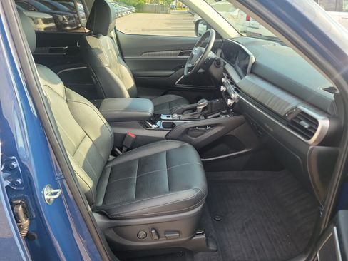 Used 2024 Kia Telluride EX w/ EX Captain's Chair Package FWD image 7