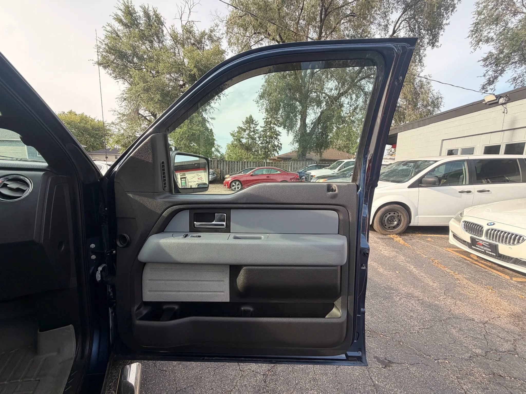 Used 2013 Ford F150 XLT AWD/4WD image 22