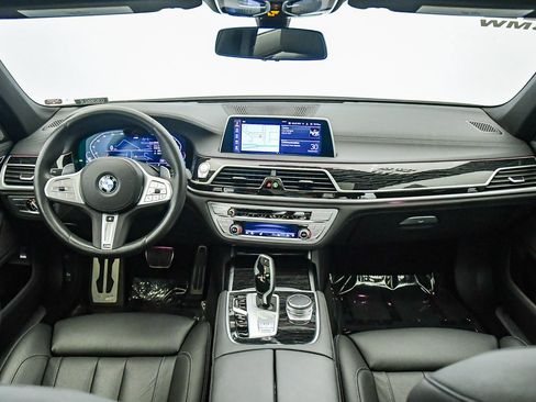 Certified 2022 BMW 740i w/ M Sport Package image 14