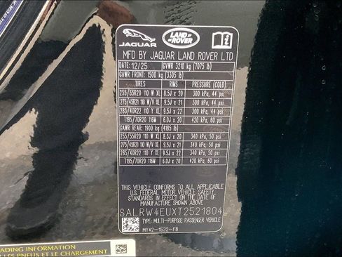 New 2026 Land Rover Discovery Limited Edition image 18