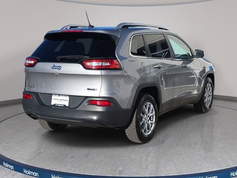 Used 2017 Jeep Cherokee Latitude image 6