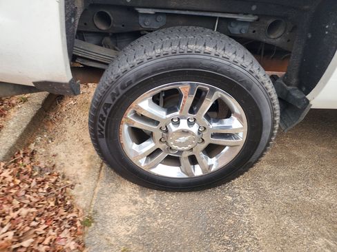 Used 2018 Chevrolet Silverado 2500 High Country w/ Duramax Plus Package image 9