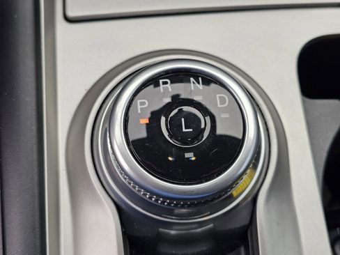 Used 2021 Ford Explorer XLT image 30