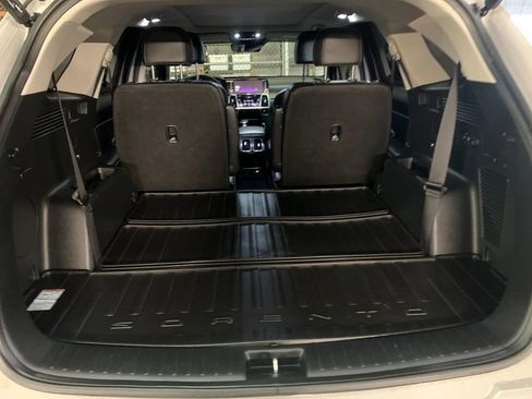 Used 2023 Kia Sorento EX w/ Panoramic Sunroof Package FWD image 18