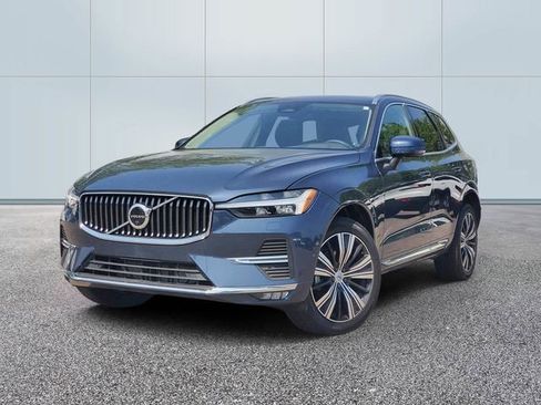 Used 2023 Volvo XC60 B5 Plus w/ Climate Package AWD/4WD image 1