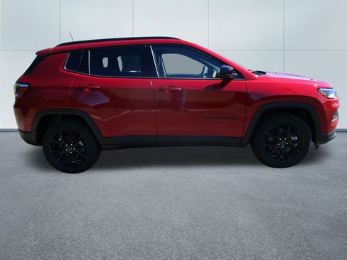 New 2026 Jeep Compass Latitude image 6