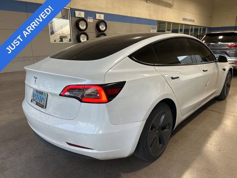 Used 2021 Tesla Model 3 Standard Range Plus image 3