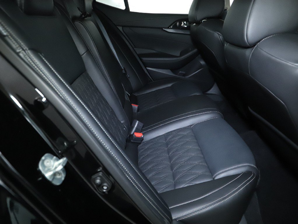 Used 2023 Nissan Maxima Platinum w/ Sport Mat Group FWD image 35