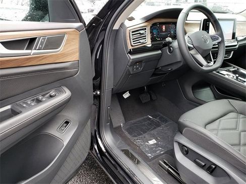 New 2026 Volkswagen Atlas SE image 6