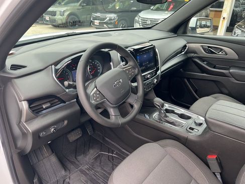 Used 2023 Chevrolet Traverse LT w/ Midnight/Sport Edition image 6