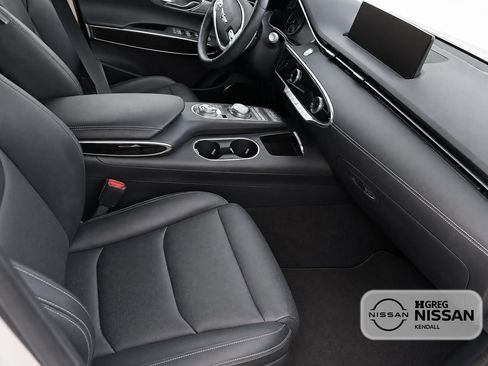 Used 2025 Genesis GV70 2.5T AWD/4WD image 11