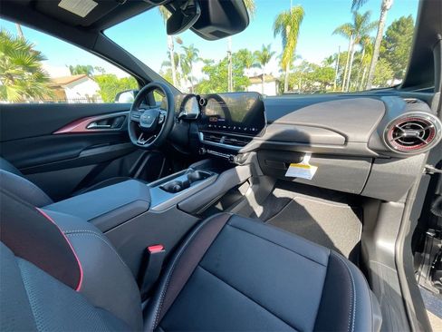 New 2025 Chevrolet Equinox EV RS image 28