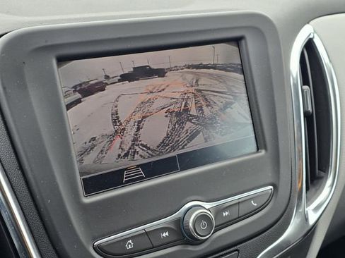 Used 2024 Chevrolet Equinox LT image 8