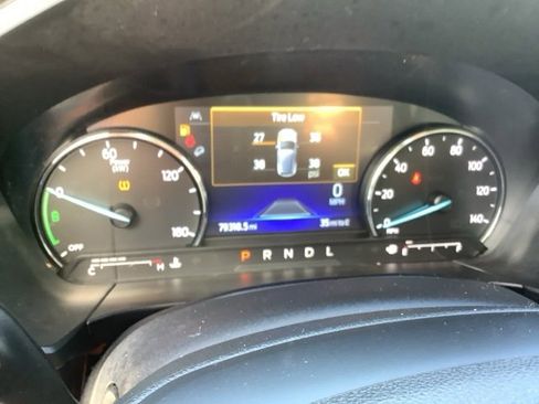 Used 2021 Ford Escape SE w/ SE Sport Appearance Package image 20