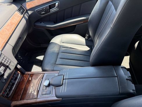 Used 2013 Mercedes-Benz E 350 4MATIC Sedan image 21