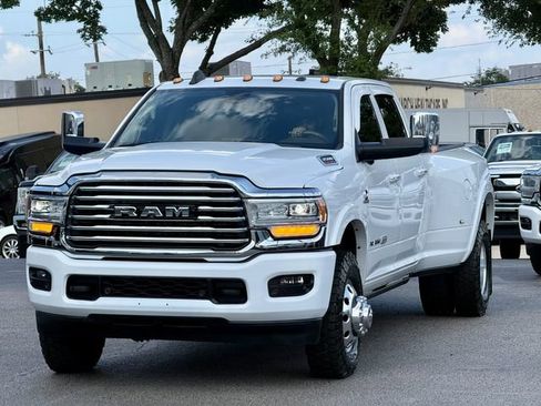 Used 2019 RAM 3500 Limited RWD image 3