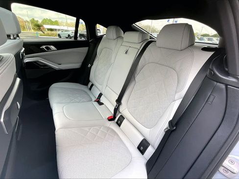Certified 2026 BMW X6 xDrive40i image 23
