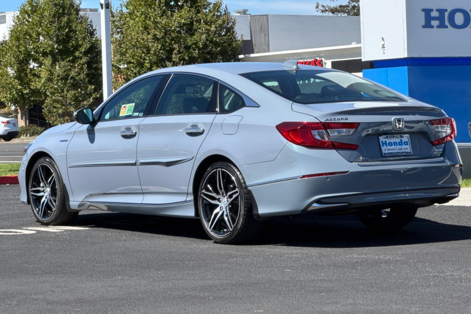 Used 2021 Honda Accord Touring image 3