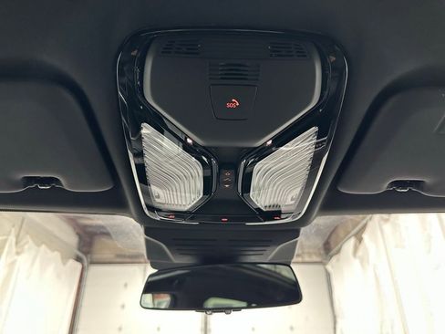 Used 2026 BMW X5 xDrive50e image 37