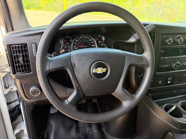 Used 2015 Chevrolet Express 2500 RWD image 22
