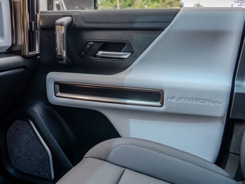Used 2025 GMC Hummer EV 3X w/ LPO, Illumination Package AWD/4WD image 13