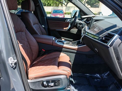New 2026 BMW X5 xDrive50e w/ Climate Comfort Package AWD/4WD image 14