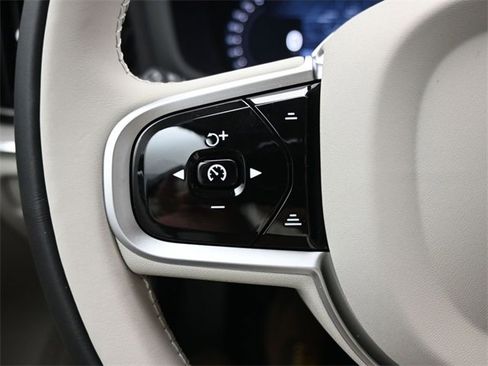 New 2026 Volvo V60 B5 Cross Country Plus w/ Protection Package Premier image 29
