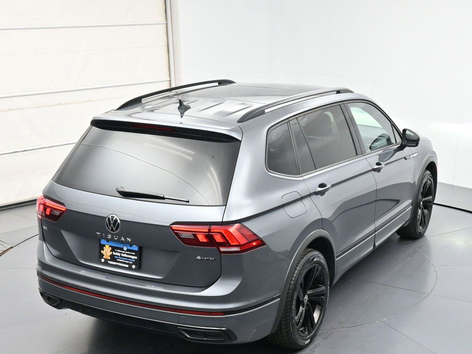 Certified 2023 Volkswagen Tiguan SE R-Line AWD/4WD image 34