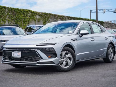 New 2026 Hyundai Sonata SE FWD image 1