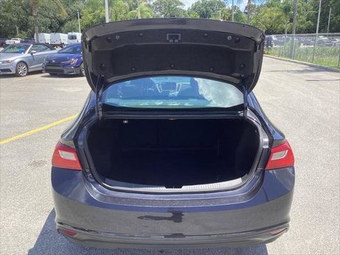 Used 2023 Chevrolet Malibu LT FWD image 17