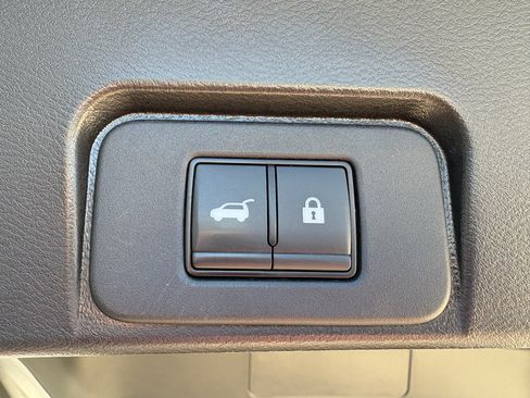 Used 2023 Nissan Rogue SV w/ SV Premium B Package FWD image 31