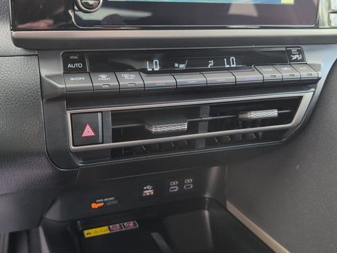 Used 2026 Toyota Camry LE FWD image 27