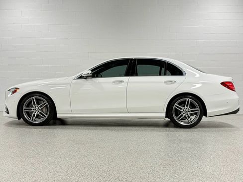 Used 2019 Mercedes-Benz E 300 4MATIC w/ Premium 1 Package image 9