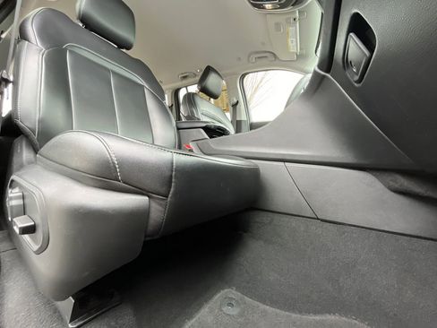 Used 2023 Jeep Grand Cherokee Limited image 40