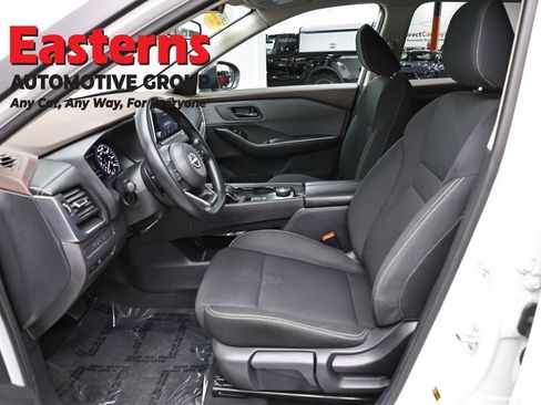 Used 2023 Nissan Rogue S AWD/4WD image 14
