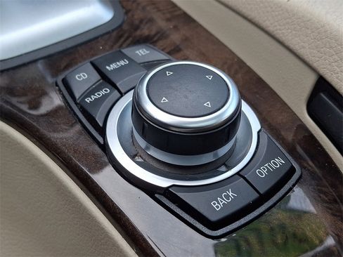 Used 2010 BMW 528i xDrive Sedan image 23