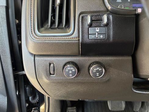 Used 2021 GMC Canyon AT4 w/ Driver Alert Package AWD/4WD image 23