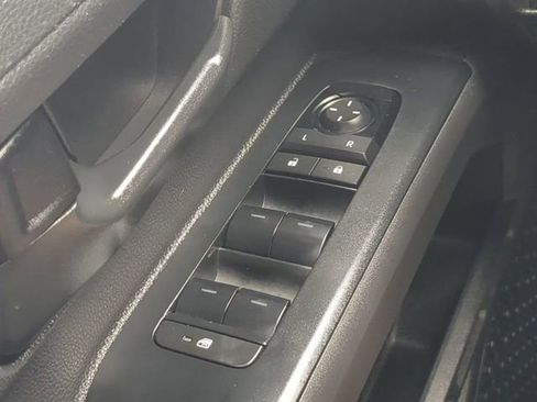 Certified 2024 Toyota Tacoma SR image 22