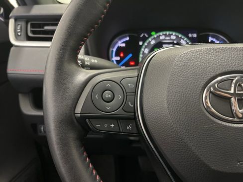 Used 2022 Toyota RAV4 SE w/ Weather & Moonroof Package AWD/4WD image 7