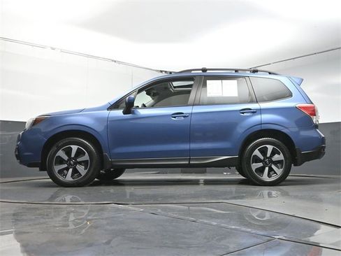 Used 2018 Subaru Forester 2.5i Premium w/ All-Weather Package image 36