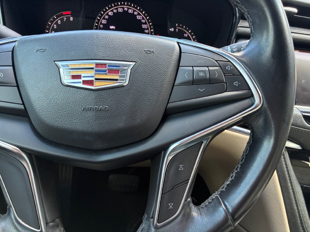 Used 2019 Cadillac XT5 FWD image 12