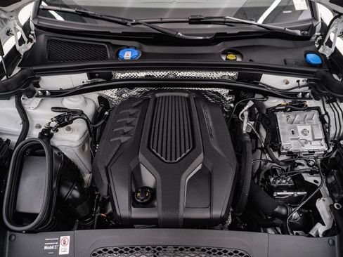Certified 2026 Porsche Macan AWD/4WD image 29