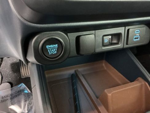 Used 2022 Ford Maverick Lariat w/ Lariat Luxury Package AWD/4WD image 26