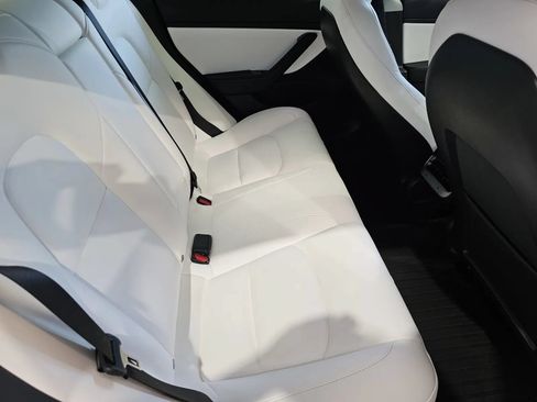 Used 2020 Tesla Model 3 RWD image 9