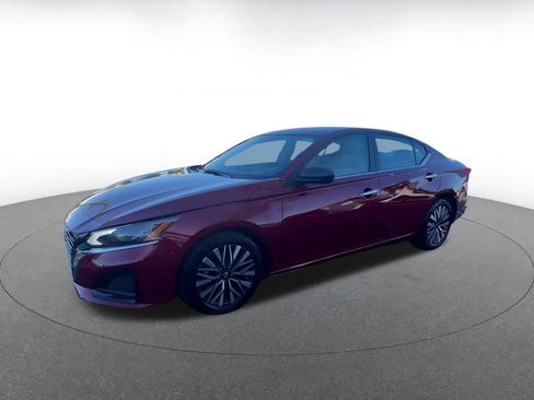 Used 2025 Nissan Altima 2.5 SV image 8