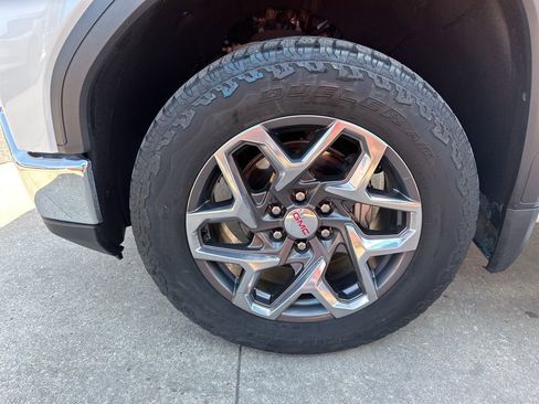 Used 2022 GMC Sierra 1500 SLT w/ SLT Convenience Package image 6