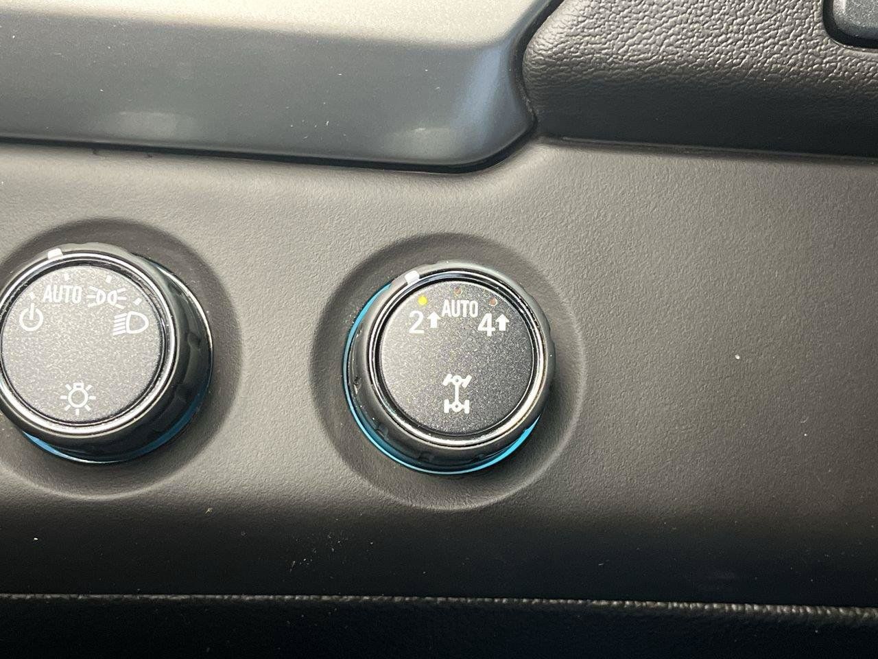 Used 2018 Chevrolet Tahoe LT AWD/4WD image 18