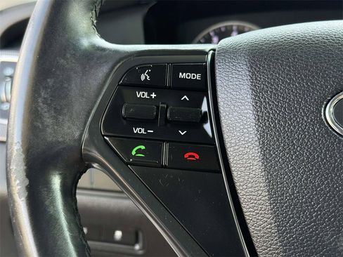 Used 2016 Hyundai Sonata Sport w/ Option Group 02 image 16