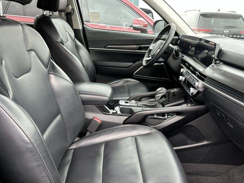 Certified 2024 Kia Telluride S FWD image 10